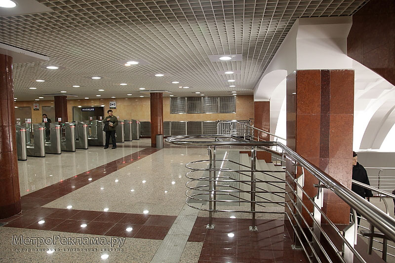 Станция "Митино"  Балкон северного вестибюля.