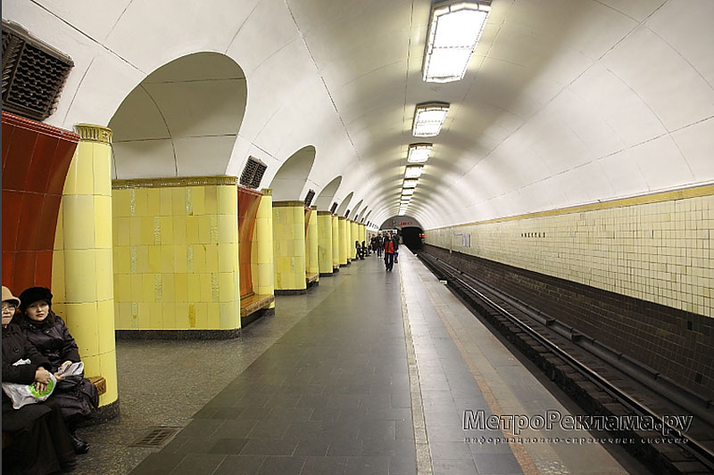 Станция метро "Рижская", путевой зал.