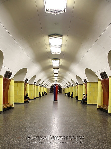 Станция метро "Рижская" станционный зал.