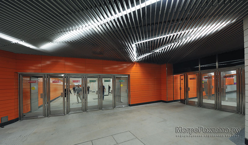 Станция "Новокосино" Восточный подземный вестибюль. Кассовый зал.