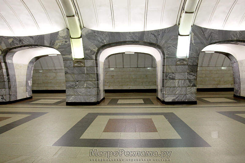 Станция "ЧКАЛОВСКАЯ"  Станционный зал.