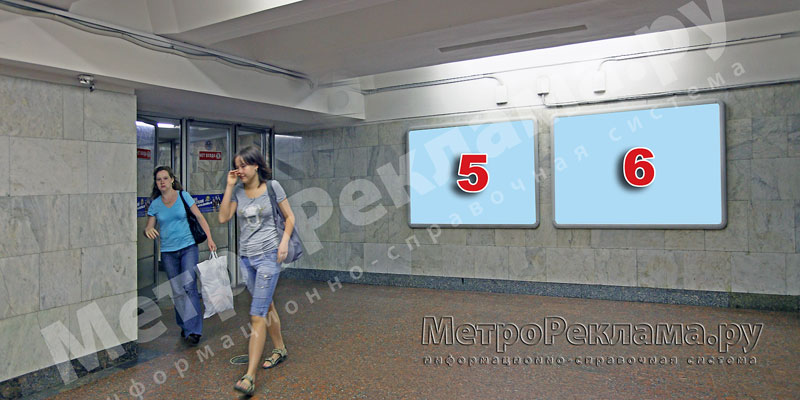  Северный вестибюль станции  "Марьино". Подземный вестибюль, несветовые щиты №5, 6 по выходу пассажиров в город.